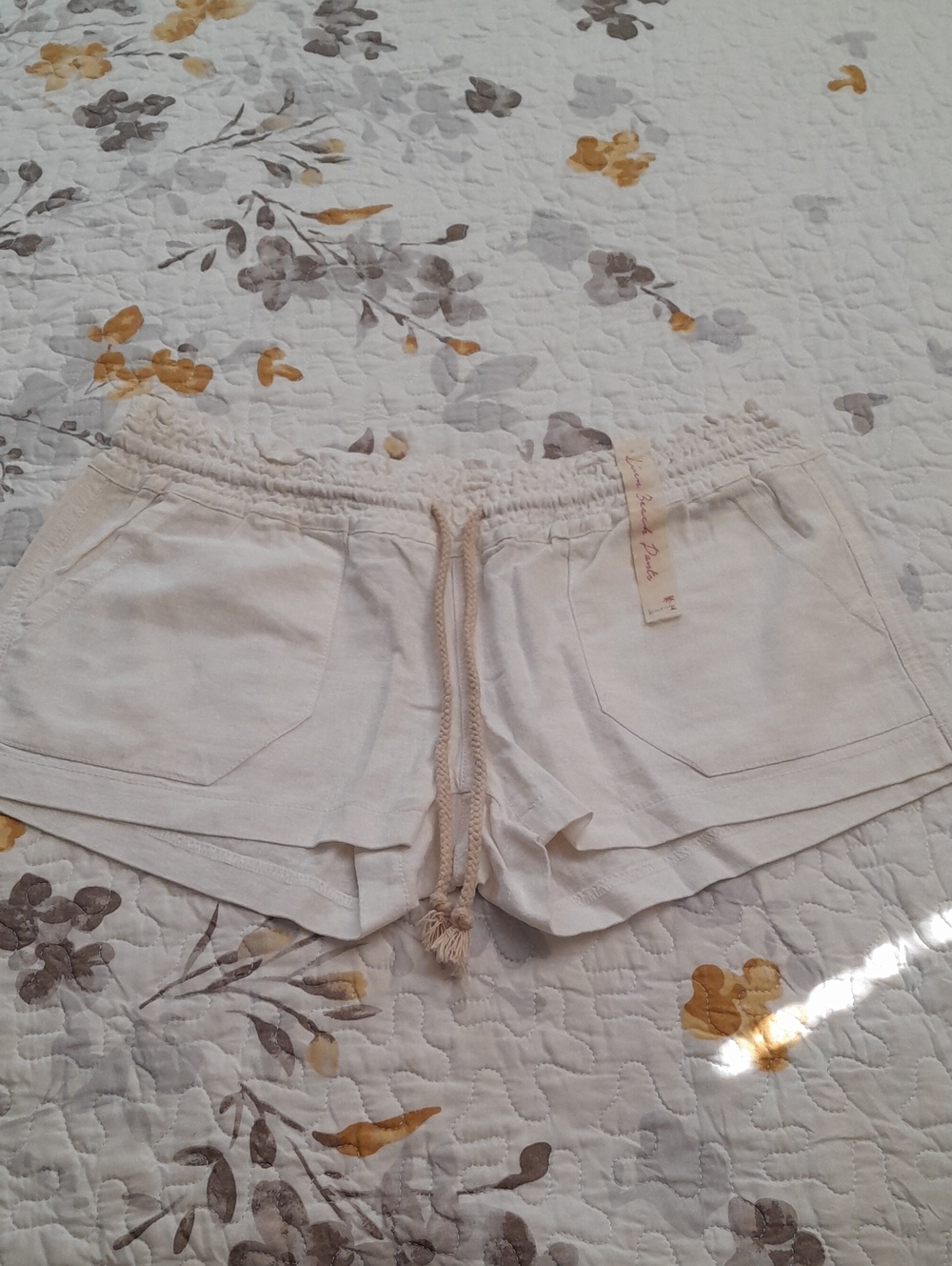 Women's Cream Drawstring Athletic Shorts with Front Pockets